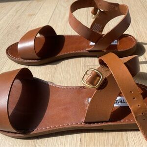 BRAND NEW Steve Madden Tan Leather Sandals